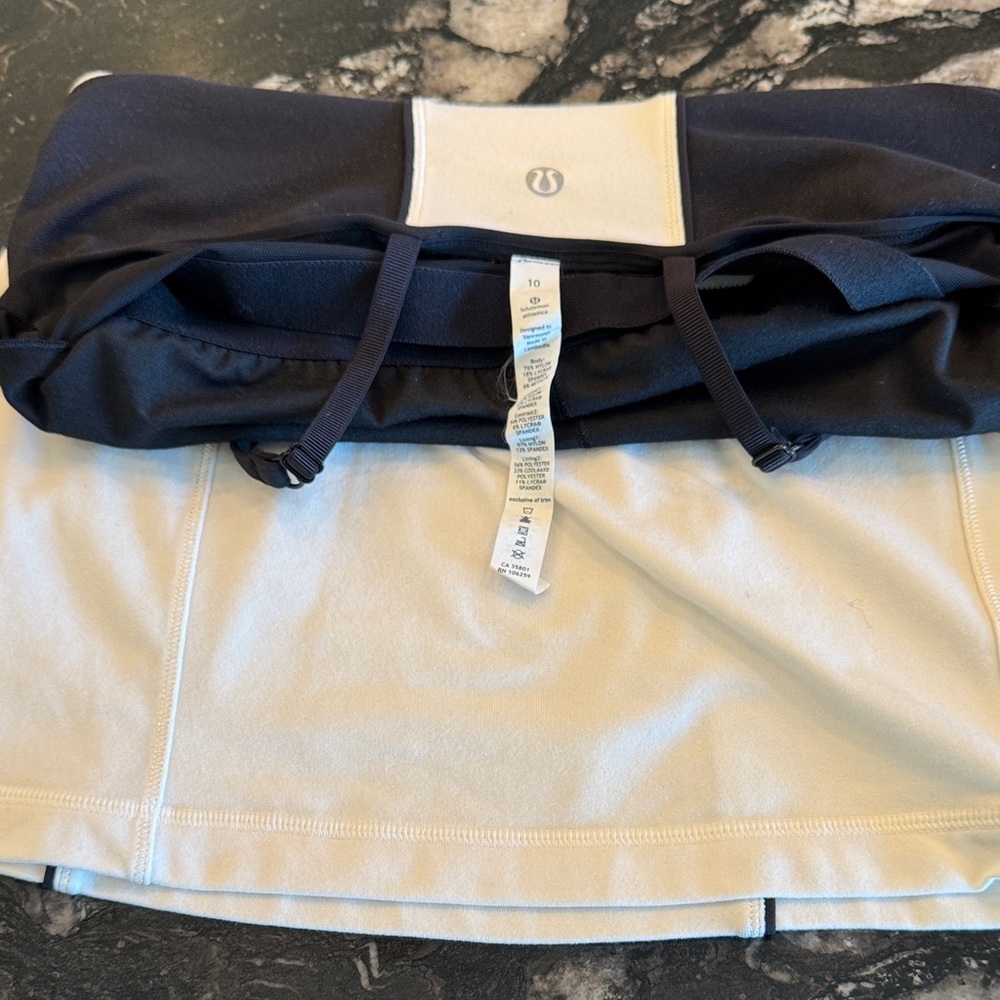 Lululemon Black and Cream Top